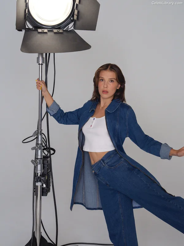 Millie Bobby Brown photo 9 of 4182