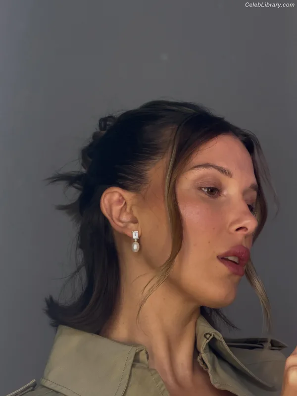 Millie Bobby Brown photo 3 of 4182