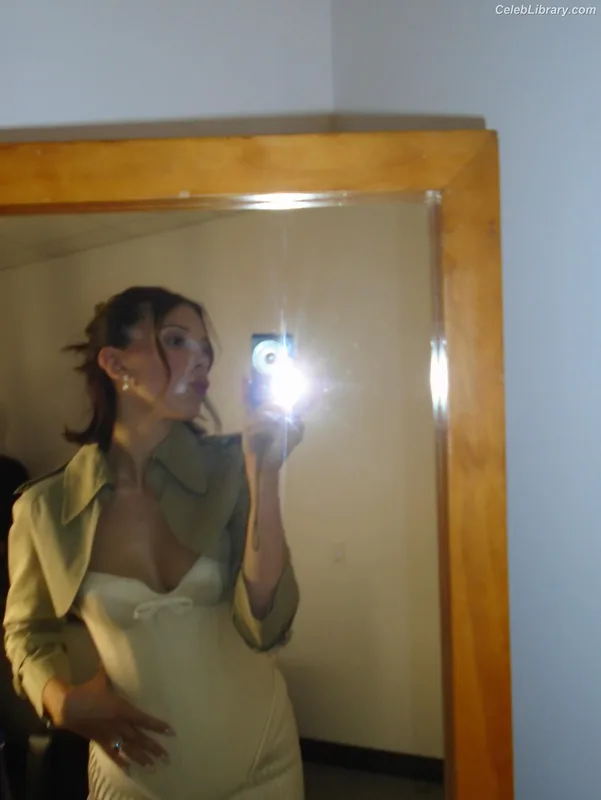 Millie Bobby Brown photo 5 of 4182