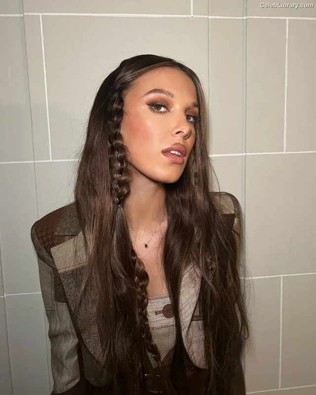 Millie Bobby Brown photo 9 of 4182