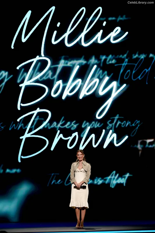 Millie Bobby Brown photo 3 of 4182