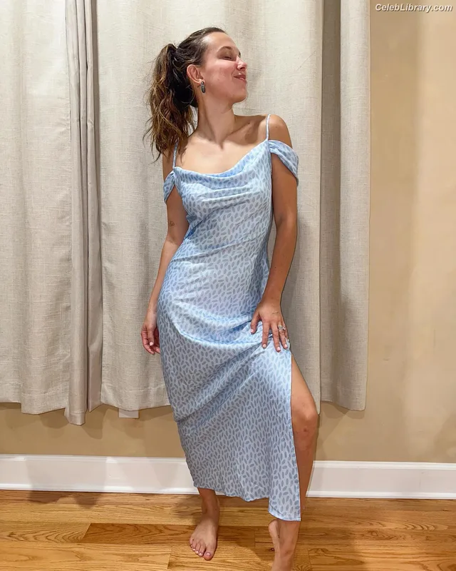 Millie Bobby Brown photo 11 of 4182
