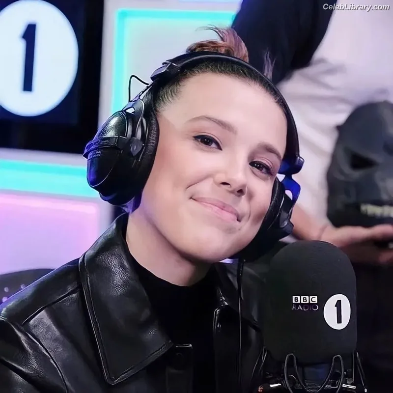 Millie Bobby Brown photo 17 of 4182