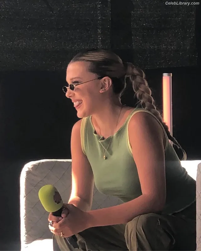 Millie Bobby Brown photo 11 of 4182