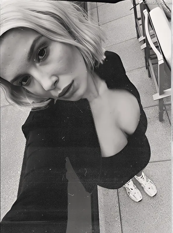 Millie Bobby Brown photo 9 of 4182