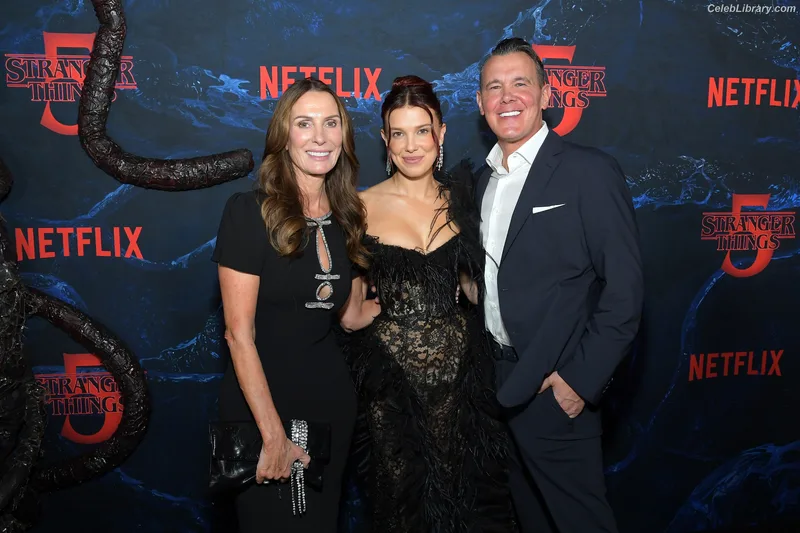 Millie Bobby Brown photo 18 of 4182