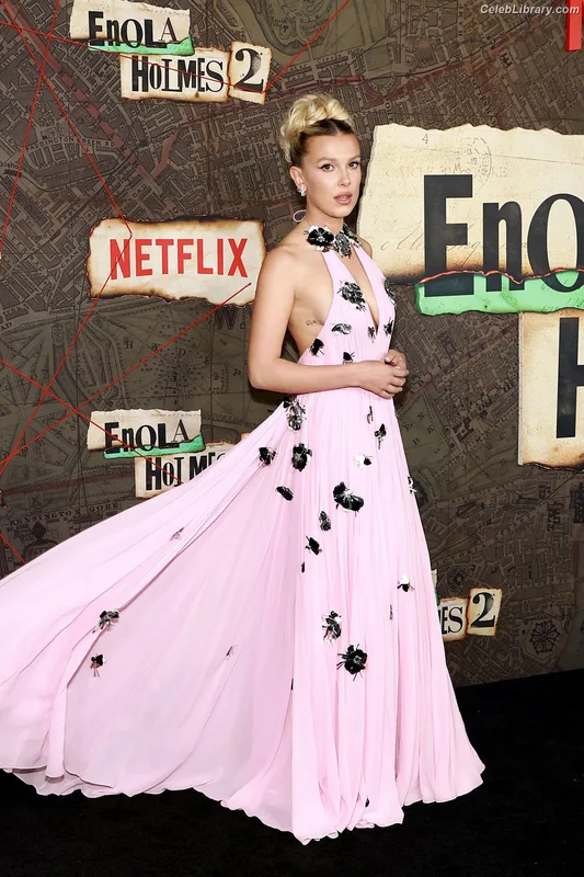 Millie Bobby Brown photo 24 of 4182