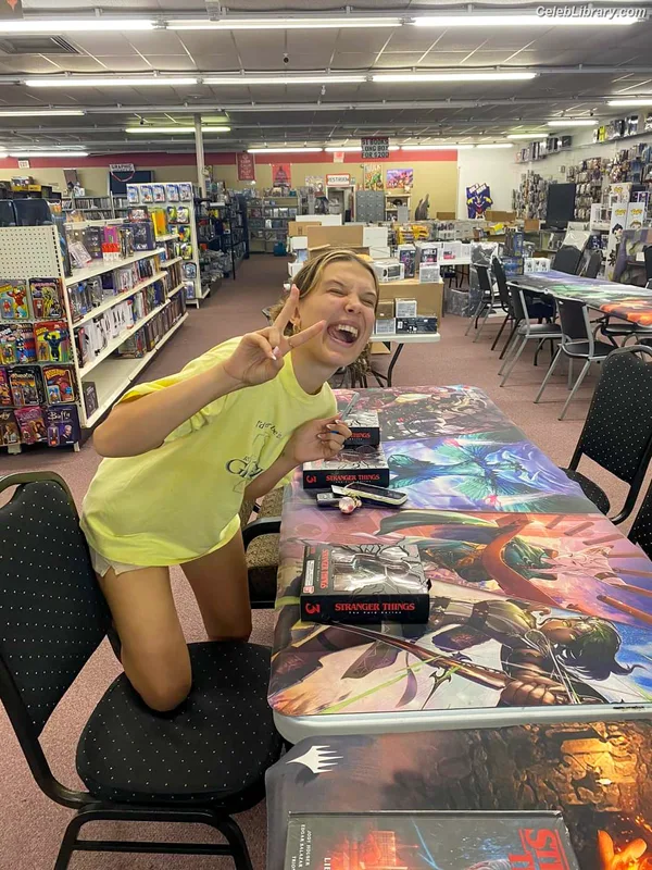 Millie Bobby Brown photo 12 of 4182