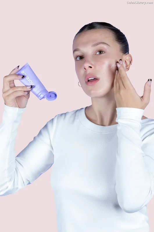 Millie Bobby Brown photo 17 of 4182