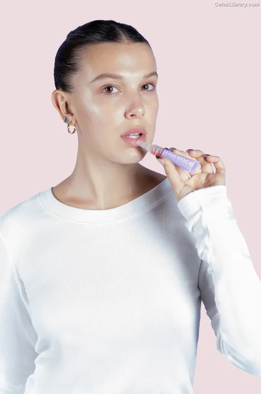 Millie Bobby Brown photo 18 of 4182