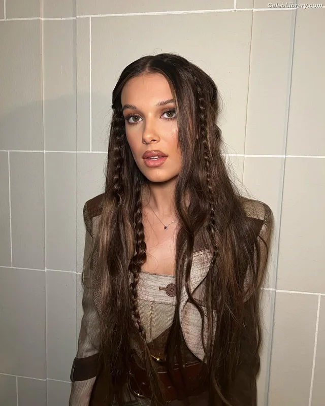 Millie Bobby Brown photo 22 of 4182