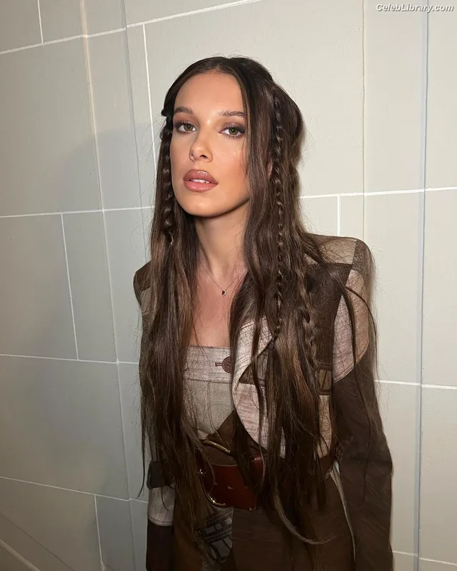 Millie Bobby Brown photo 23 of 4182