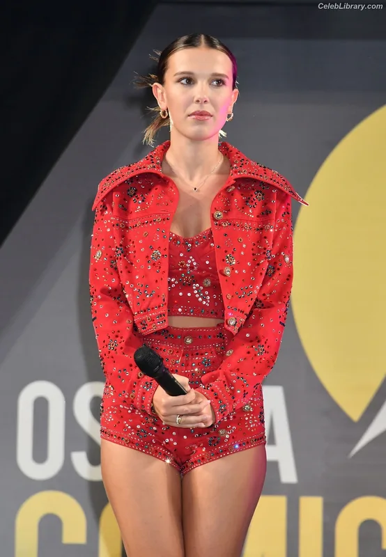 Millie Bobby Brown photo 4 of 4182