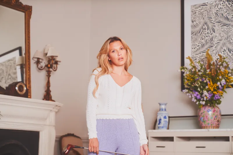 Millie Bobby Brown photo 18 of 4182