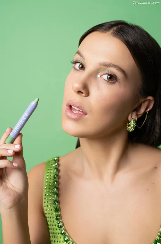 Millie Bobby Brown photo 14 of 4182