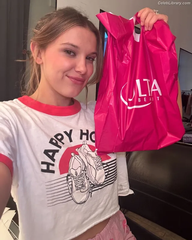 Millie Bobby Brown photo 4 of 4182