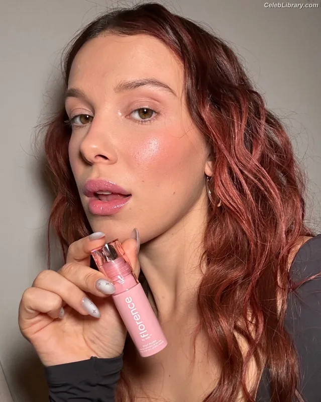 Millie Bobby Brown photo 20 of 4182