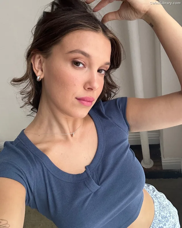 Millie Bobby Brown photo 2 of 4182