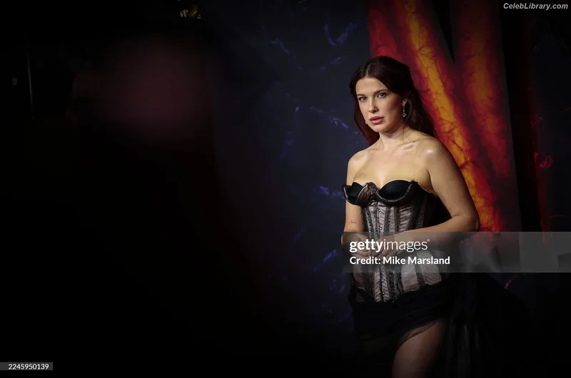 Millie Bobby Brown photo 10 of 4182