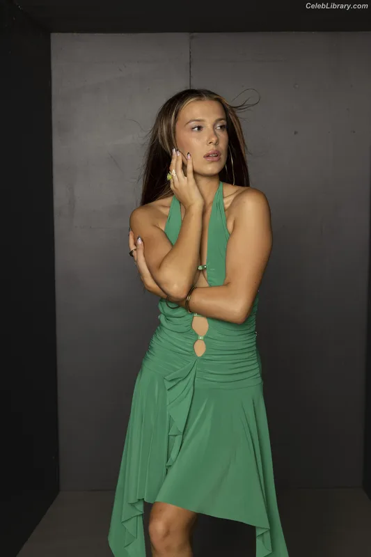 Millie Bobby Brown photo 14 of 4182