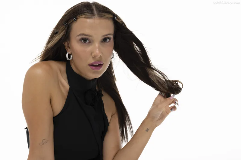 Millie Bobby Brown photo 17 of 4182