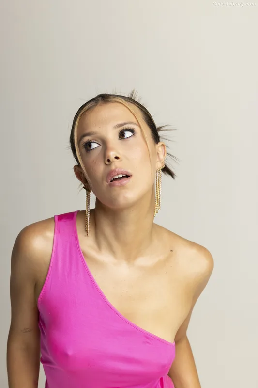 Millie Bobby Brown photo 14 of 4182