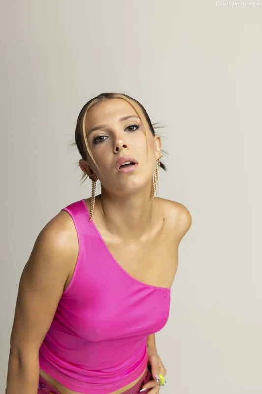 Millie Bobby Brown photo 5 of 4182