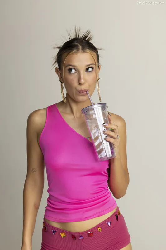 Millie Bobby Brown photo 8 of 4182