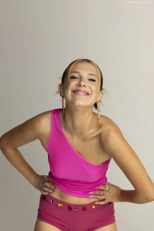 Millie Bobby Brown photo 22 of 4182