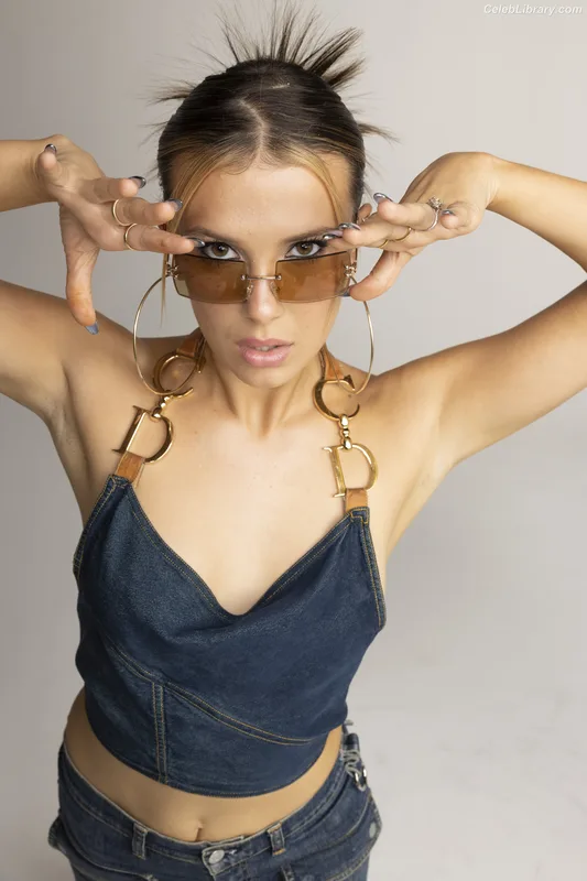 Millie Bobby Brown photo 15 of 4182