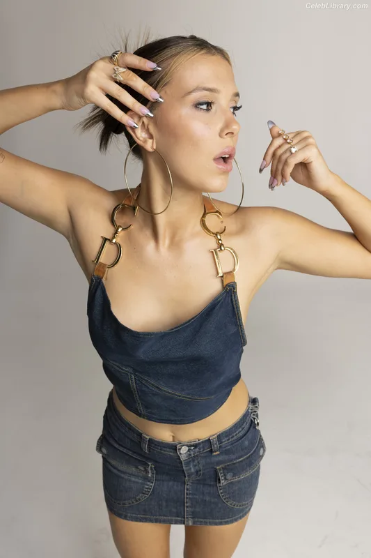 Millie Bobby Brown photo 3 of 4182