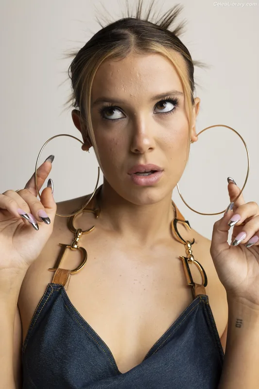 Millie Bobby Brown photo 10 of 4182