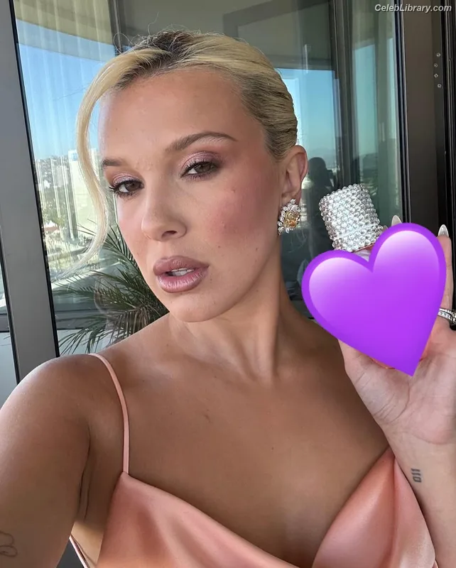 Millie Bobby Brown photo 16 of 4182