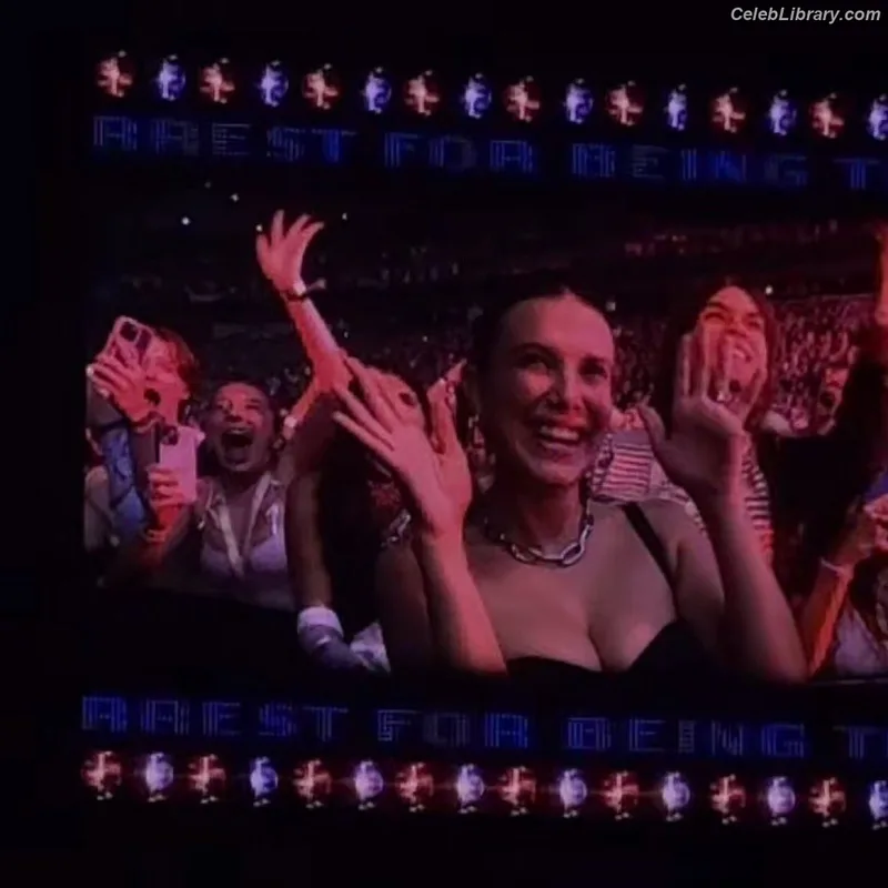 Millie Bobby Brown photo 7 of 4182