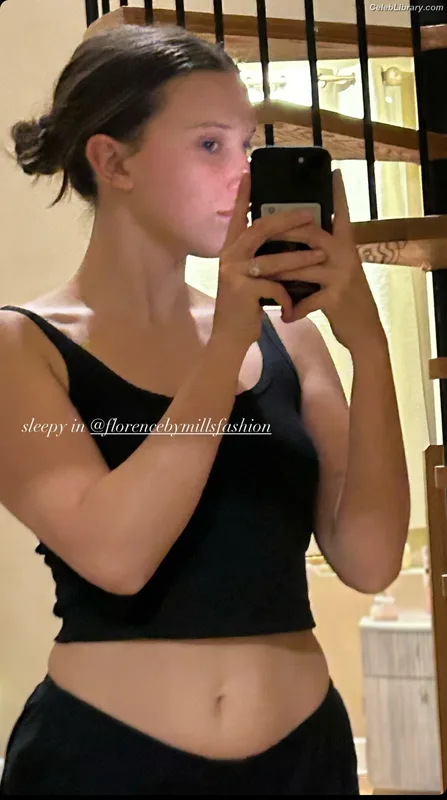 Millie Bobby Brown photo 19 of 4182