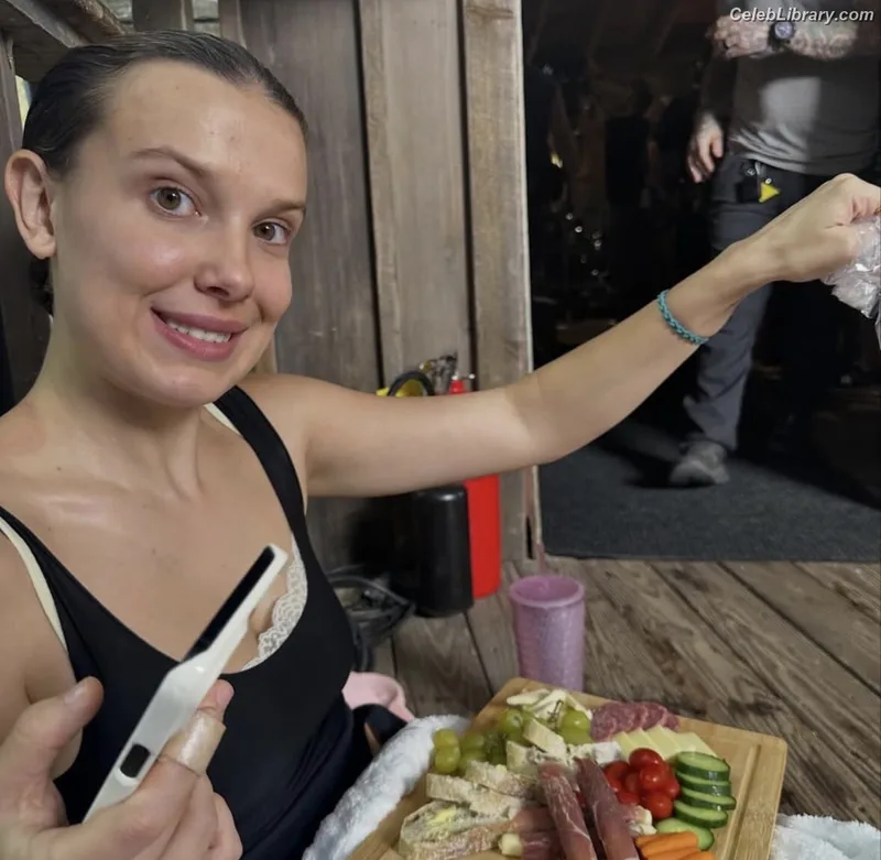 Millie Bobby Brown photo 9 of 4182