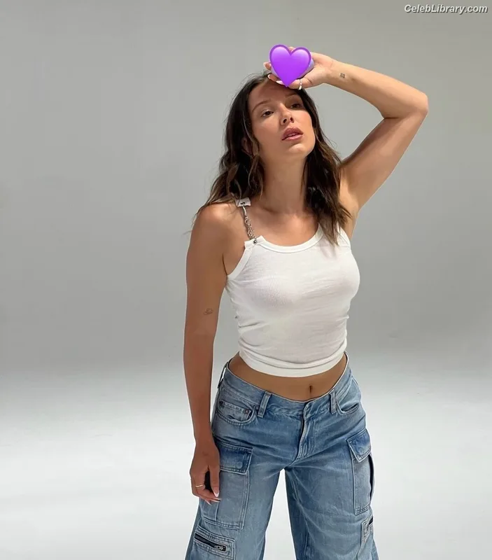 Millie Bobby Brown photo 24 of 4182