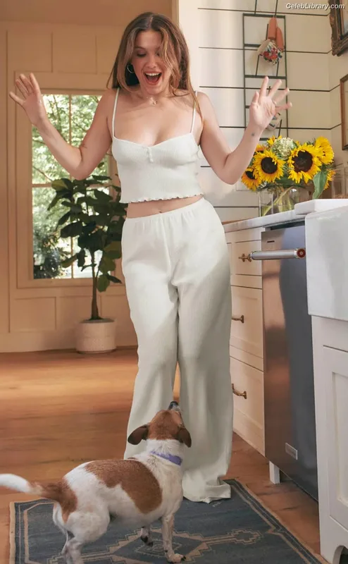 Millie Bobby Brown photo 5 of 4182