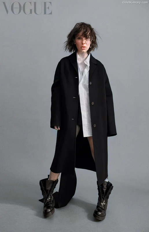 Millie Bobby Brown photo 15 of 4182