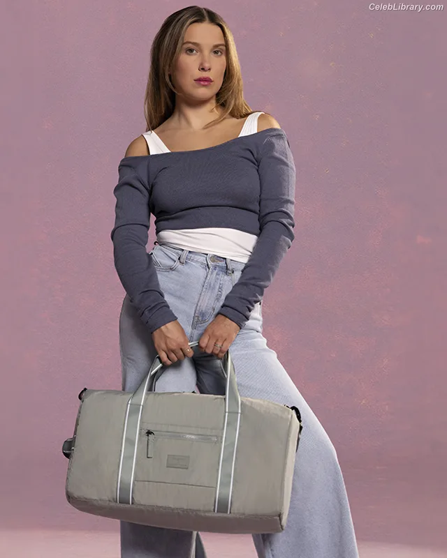 Millie Bobby Brown photo 1 of 4182