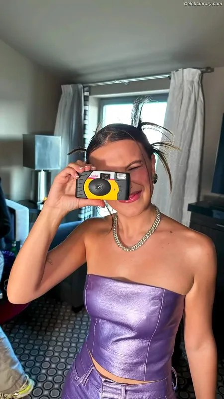 Millie Bobby Brown photo 11 of 4182