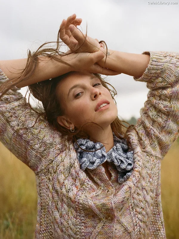 Millie Bobby Brown photo 12 of 4182