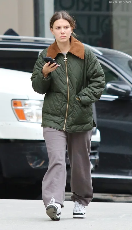 Millie Bobby Brown photo 5 of 4182