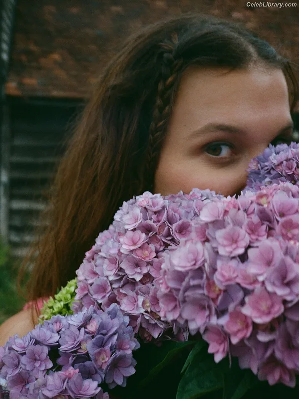 Millie Bobby Brown photo 18 of 4182