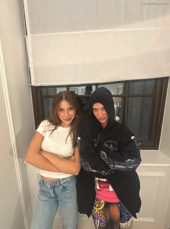 Millie Bobby Brown photo 12 of 4182