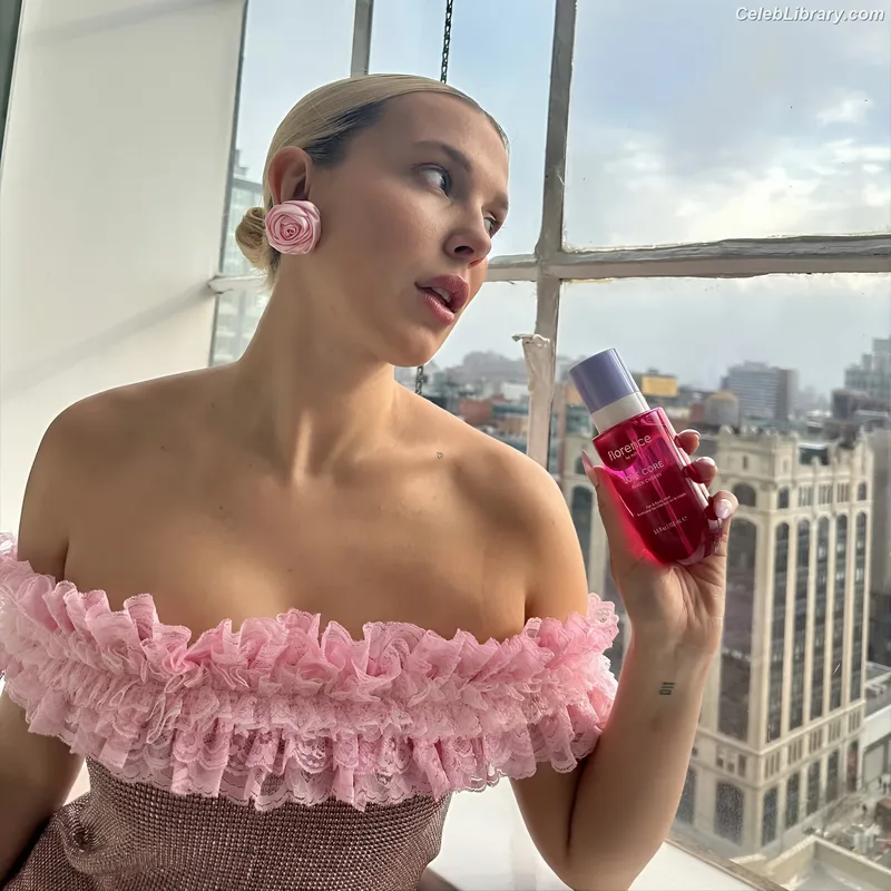 Millie Bobby Brown photo 16 of 4182