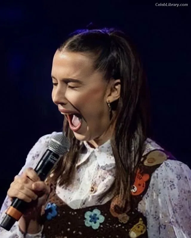 Millie Bobby Brown photo 8 of 4182