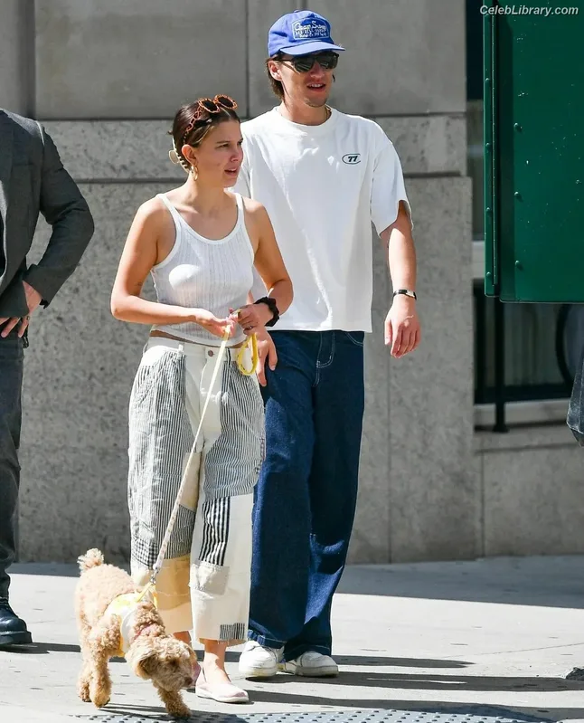Millie Bobby Brown photo 8 of 4182