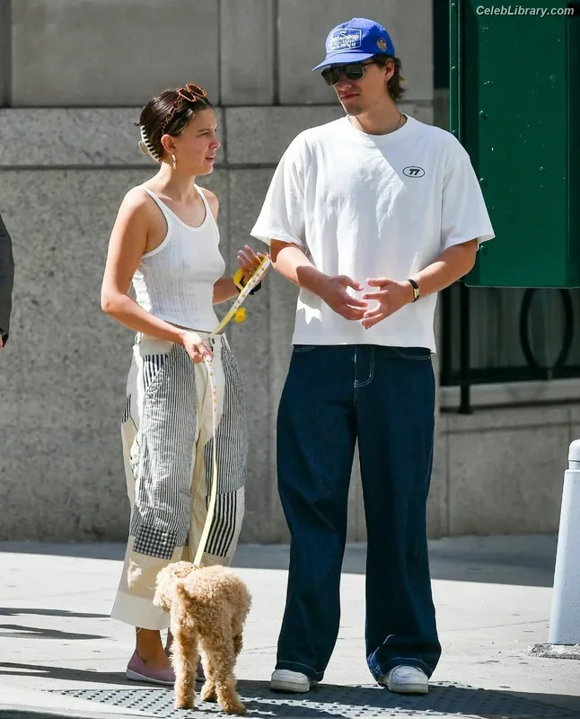 Millie Bobby Brown photo 12 of 4182