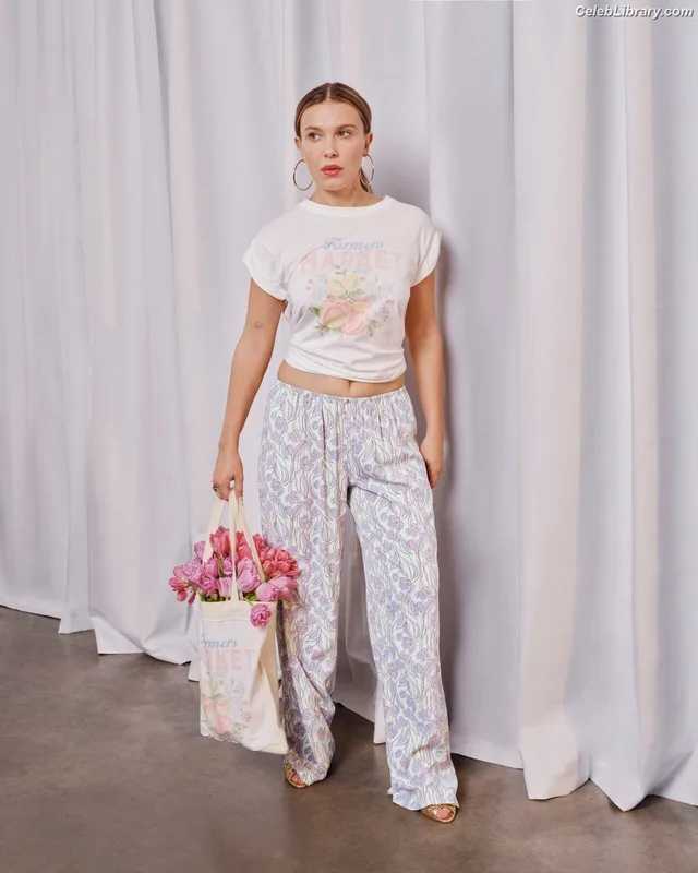 Millie Bobby Brown photo 3 of 4182